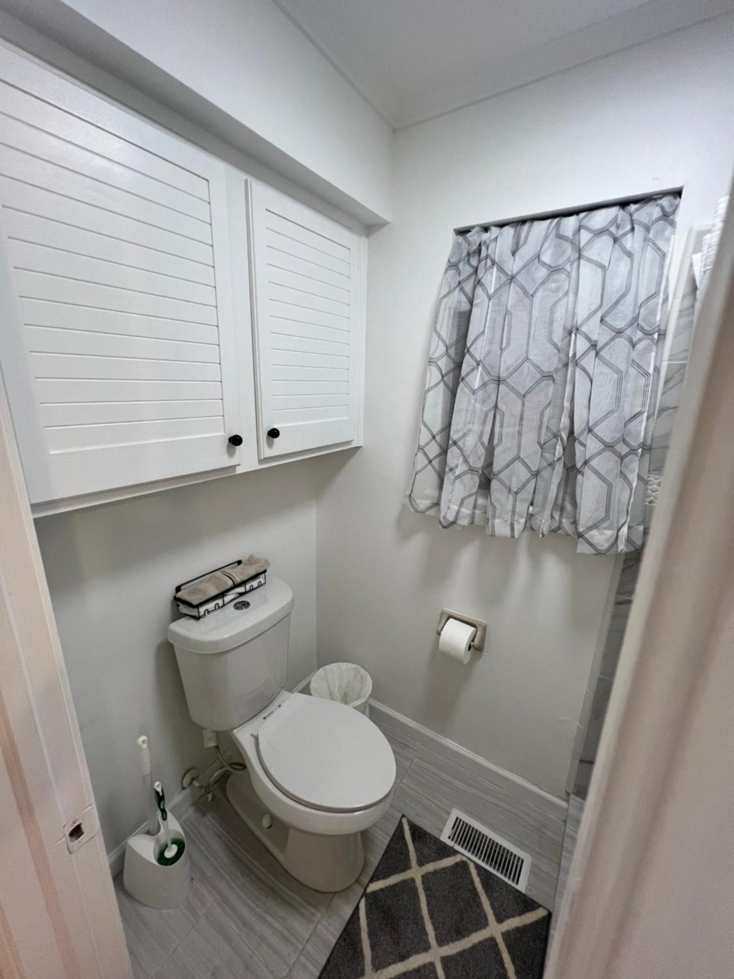 Cozy Private Suite 5 Min From Saint Francis Hospital And Woodland Hills Mall Tulsa Esterno foto