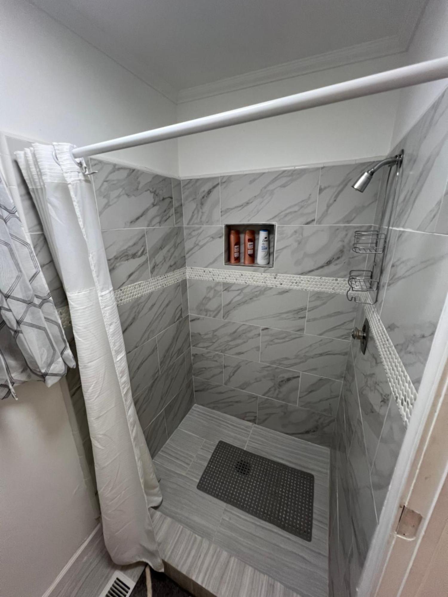 Cozy Private Suite 5 Min From Saint Francis Hospital And Woodland Hills Mall Tulsa Esterno foto